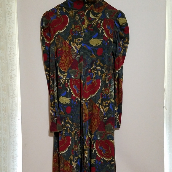 Dress - Picture 4 of 7